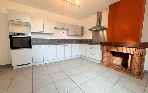 Maison à vendre    5 pièces •  Latrille