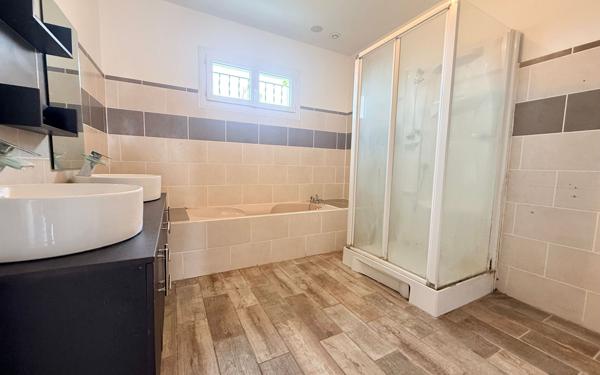 Maison à vendre    5 pièces •  Latrille