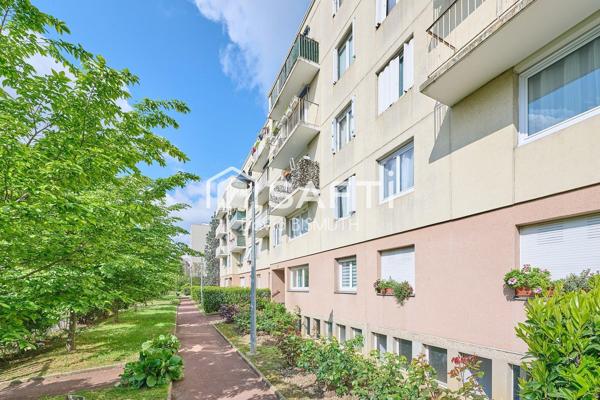 Appartement 4 pièces 3 chambres de 78 m2 avec une place de parking et une cave au sous sol situé à Asnières sur Seine