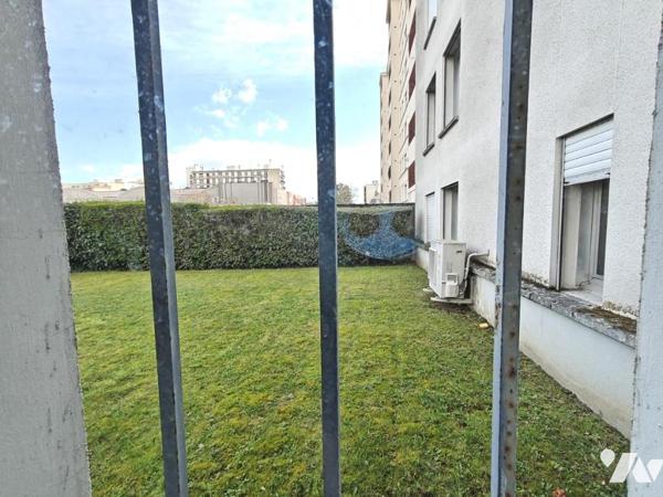 A VENDRE A REIMS - Proche Centre - Local commercial libre au 01/09/26 de 50,6 m²
