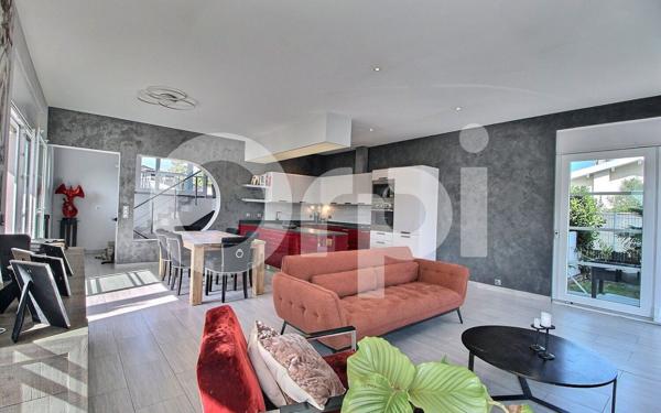 Maison à vendre    6 pièces • 214 m2 Messery