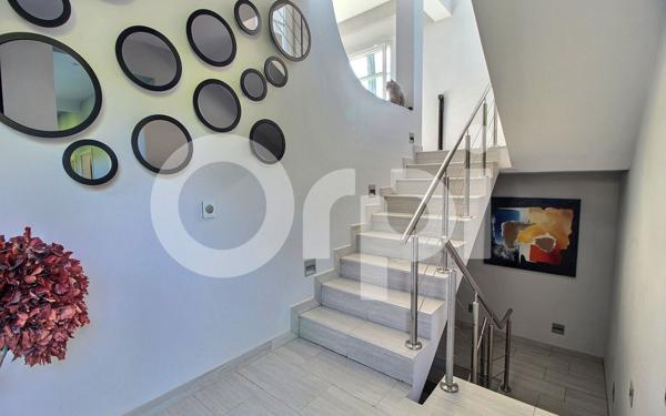 Maison à vendre    6 pièces • 214 m2 Messery