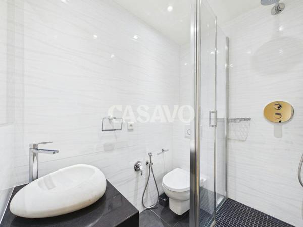 Vente Appartement 6 pièces de 167m² - 75015 Paris