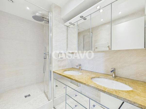 Vente Appartement 6 pièces de 167m² - 75015 Paris