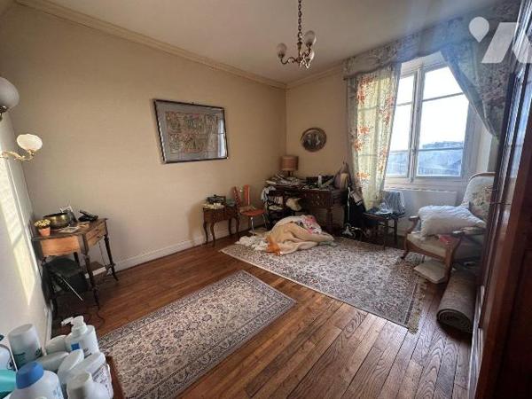Dans une résidence avec ascenseur, un appartement T2 de 52m² environ au coeur du quartier de la...