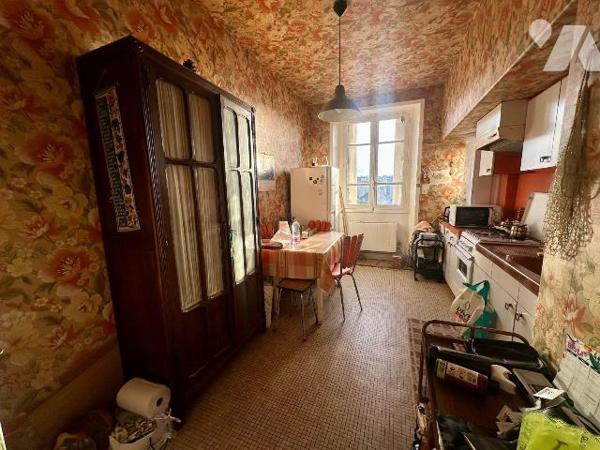 Dans une résidence avec ascenseur, un appartement T2 de 52m² environ au coeur du quartier de la...