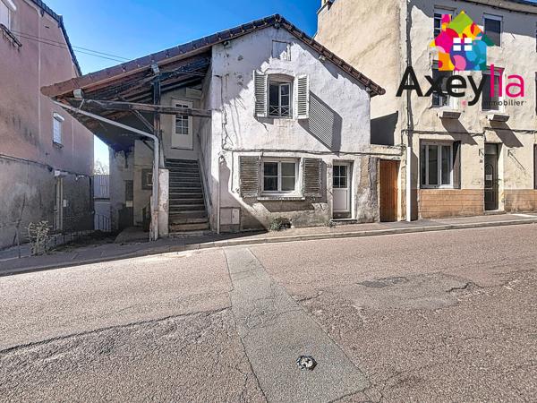 A VENDRE- MARCIGNY CENTRE- MAISON DE VILLE AVEC TERRAIN-