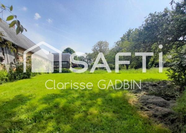 Belle propriété avec une maison des années 1950 et une longère aménagée en loft. Dépendances  avec boxes et plan d'eau et 1 hectare 7 de terrain