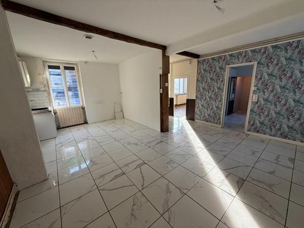 Maison Bessay Sur Allier + garage + caves + terrain + dépendances