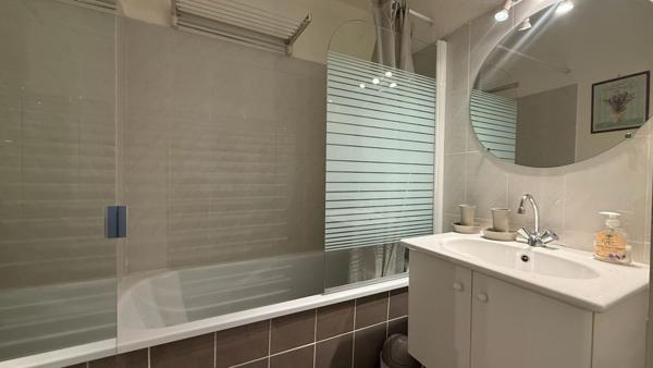 BANYULS SUR MER, APPARTEMENT T2 AVEC PLACE DE PARKING  ET TERASSE VUE LA MER