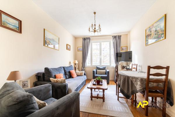 Appartement Courbevoie 2 pièces 46 m2 €280 000 **  - Référence  480CL