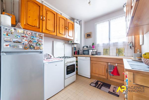 Appartement Courbevoie 2 pièces 46 m2 €280 000 **  - Référence  480CL