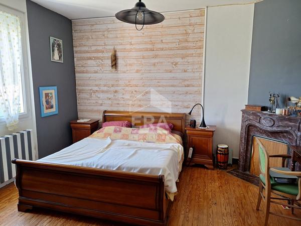 Maison individuelle avec grand garage à St Léon sur l'Isle.