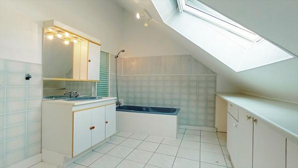 MAISON 5 PIECES - NANTES-ROUTE DE SAINT-JOSEPH-BEAUJOIRE , Nantes