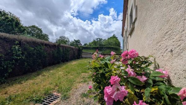 Vente                                                      Maison
                        
                     3 pièces                      84 m2                     à Le Noyer