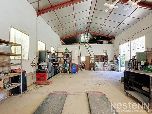 A Vendre Maison des années 1960 de 133 m² sur sous-sol avec jardin et garage de 64 m²