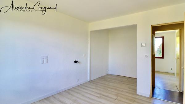 A vendre DOURGNE (Tarn) maison rénovée de 153 m², 4 chambres, vue dégagée sur la Montagne Noire, terrain 1,79 ha