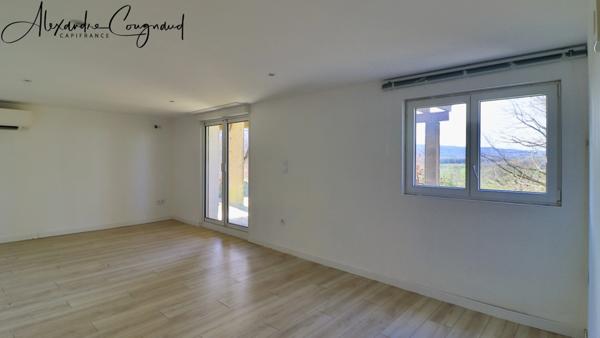 A vendre DOURGNE (Tarn) maison rénovée de 153 m², 4 chambres, vue dégagée sur la Montagne Noire, terrain 1,79 ha