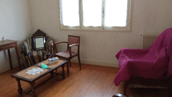 EN VENTE -OLLIERGUES - Maison en pierres 3 chambres terrain