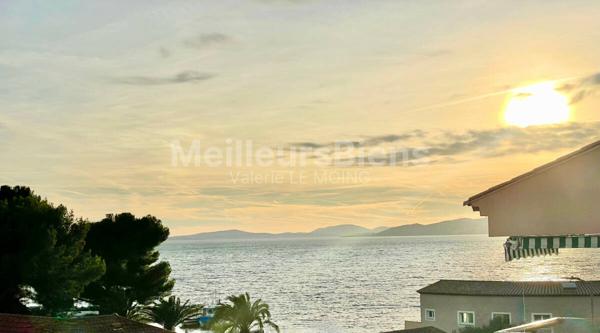 Saint-Raphaël front de mer-dernier étage angle T4 93m2-22 m2 de terrasse vue mer-garage+ 2 parkings