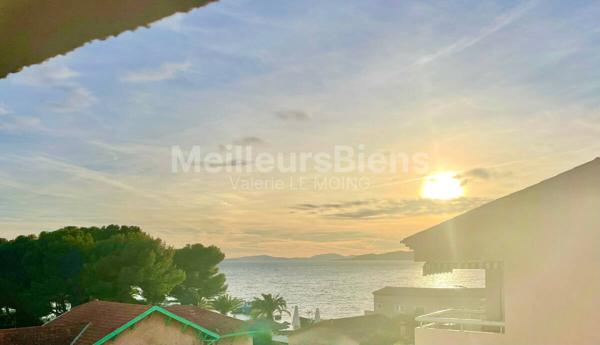 Saint-Raphaël front de mer-dernier étage angle T4 93m2-22 m2 de terrasse vue mer-garage+ 2 parkings