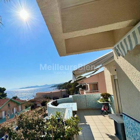 Saint-Raphaël front de mer-dernier étage angle T4 93m2-22 m2 de terrasse vue mer-garage+ 2 parkings