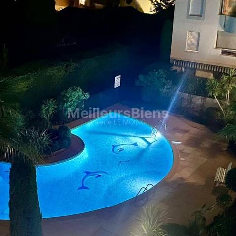 Saint-Raphaël front de mer-dernier étage angle T4 93m2-22 m2 de terrasse vue mer-garage+ 2 parkings