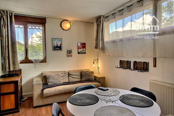 A VENDRE LES CARROZ D'ARACHES 74300 STUDIO + PLACE DE PARKING + LOCAL A SKIS