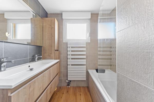 Appartement Pollionnay 6 pièce(s) 113 m2