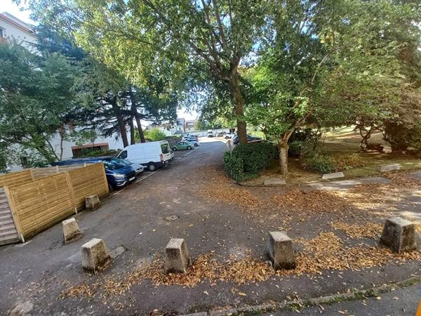 3 PIECES BLANCHE DE CASTILLE