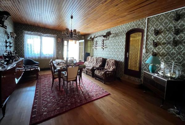 Maison rurale à vendre à Saints-Geosmes en Haute-Marne (52200), ref : SGML115836