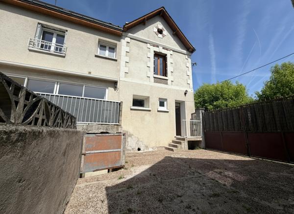 CHANÇAY - Ensemble immobilier rare : deux maisons + dépendance + terrain