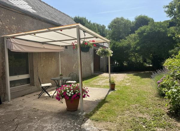 CHANÇAY - Ensemble immobilier rare : deux maisons + dépendance + terrain