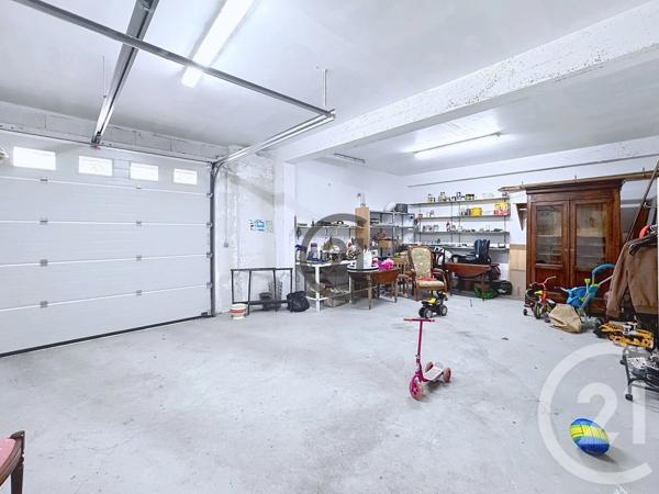 Immeuble à vendre  202,40 m 2   SOURDUN  - 77