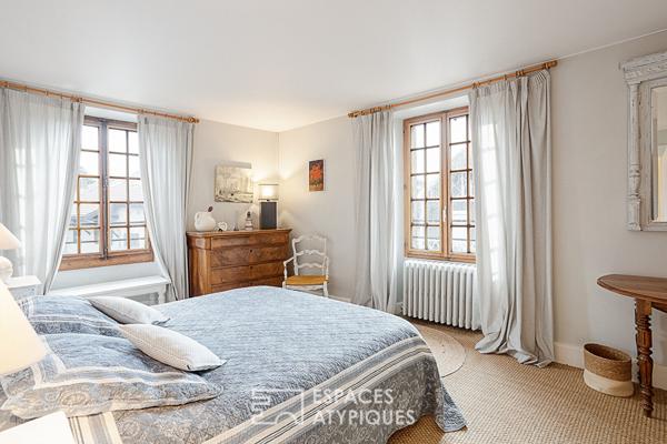 Ancienne demeure bénédictine du XIX siècle avec jardin et annexes