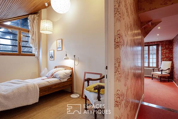 Ancienne demeure bénédictine du XIX siècle avec jardin et annexes