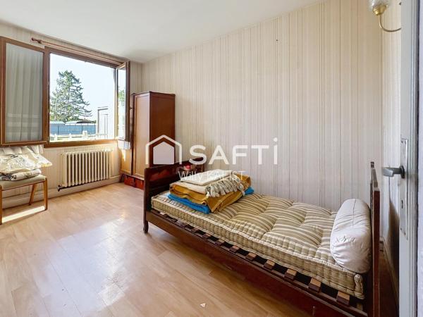 Pavillon PLAIN-PIED de 80m², 3 Ch, 2 Garages, 1381m² de Terrain