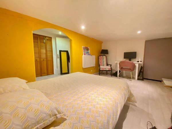 A côté des écoles et commerces, idéale pour une famille !