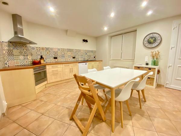 A côté des écoles et commerces, idéale pour une famille !