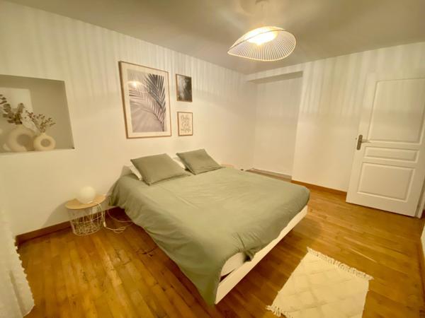 A côté des écoles et commerces, idéale pour une famille !