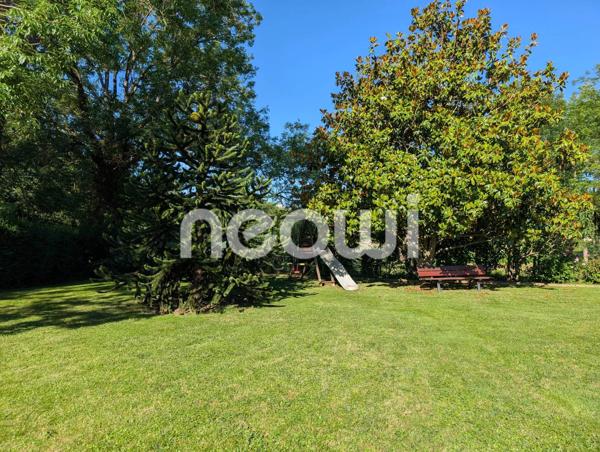 VILLA  205 M² AVEC PISCINE ET PARC AMENAGE