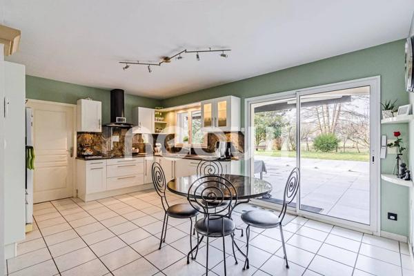 VILLA  205 M² AVEC PISCINE ET PARC AMENAGE