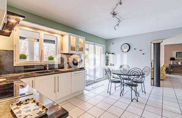 VILLA  205 M² AVEC PISCINE ET PARC AMENAGE