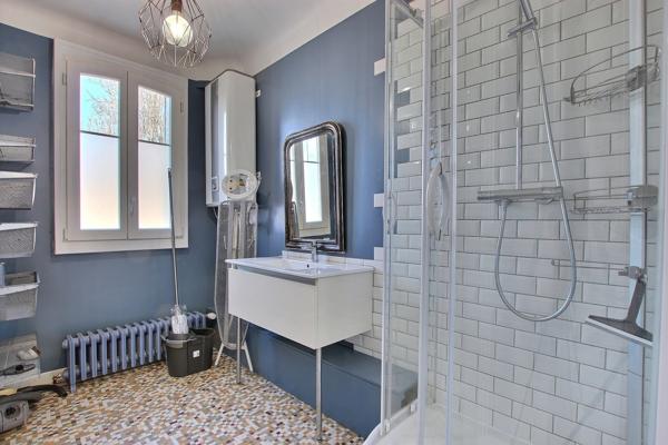 Appartement
         2 pièces
        - 37 m² Exclusivité 270 000 €*