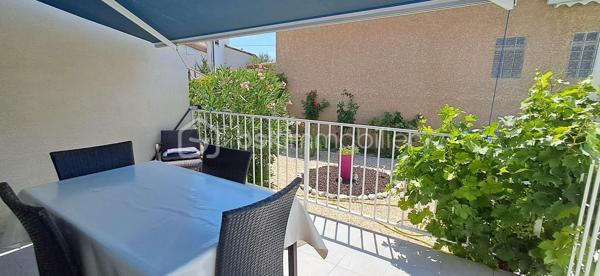 Découvrez cette charmante maison de 92 m², située à Saint-Christol-Les-Alès (GARD), dans un quartier résidentiel calme, en copropriété, à proximité de toutes les commodités, sur un terrain entièrement clos et arboré de 536 m². Elle vous offrira un cadre de vie agréable et sans travaux ! Vous profiterez de la piscine de 9x4m, idéale pour des moments de détente. 1 carport. 1 terrasse. A l'intérieur vous trouverez 1 cuisine ouverte sur le grand séjour/salon, 4 chambres (actuellement 1 chambre est utilisée pour le rangement ), 1 salle d'eau et 1 WC séparé. Côté confort, climatisation réversible, chauffage électrique. Cette maison parfaitement entretenue et fonctionnelle est prête à accueillir ses nouveaux propriétaires ! Une Visite s'impose !