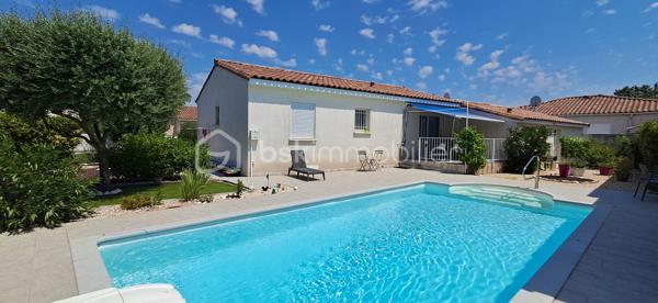 Découvrez cette charmante maison de 92 m², située à Saint-Christol-Les-Alès (GARD), dans un quartier résidentiel calme, en copropriété, à proximité de toutes les commodités, sur un terrain entièrement clos et arboré de 536 m². Elle vous offrira un cadre de vie agréable et sans travaux ! Vous profiterez de la piscine de 9x4m, idéale pour des moments de détente. 1 carport. 1 terrasse. A l'intérieur vous trouverez 1 cuisine ouverte sur le grand séjour/salon, 4 chambres (actuellement 1 chambre est utilisée pour le rangement ), 1 salle d'eau et 1 WC séparé. Côté confort, climatisation réversible, chauffage électrique. Cette maison parfaitement entretenue et fonctionnelle est prête à accueillir ses nouveaux propriétaires ! Une Visite s'impose !