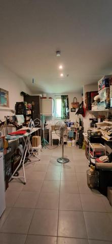 Découvrez cette charmante maison de 92 m², située à Saint-Christol-Les-Alès (GARD), dans un quartier résidentiel calme, en copropriété, à proximité de toutes les commodités, sur un terrain entièrement clos et arboré de 536 m². Elle vous offrira un cadre de vie agréable et sans travaux ! Vous profiterez de la piscine de 9x4m, idéale pour des moments de détente. 1 carport. 1 terrasse. A l'intérieur vous trouverez 1 cuisine ouverte sur le grand séjour/salon, 4 chambres (actuellement 1 chambre est utilisée pour le rangement ), 1 salle d'eau et 1 WC séparé. Côté confort, climatisation réversible, chauffage électrique. Cette maison parfaitement entretenue et fonctionnelle est prête à accueillir ses nouveaux propriétaires ! Une Visite s'impose !