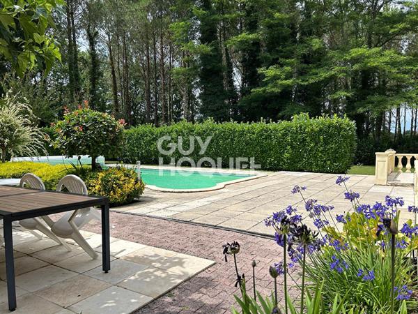 Villa avec piscine et tennis