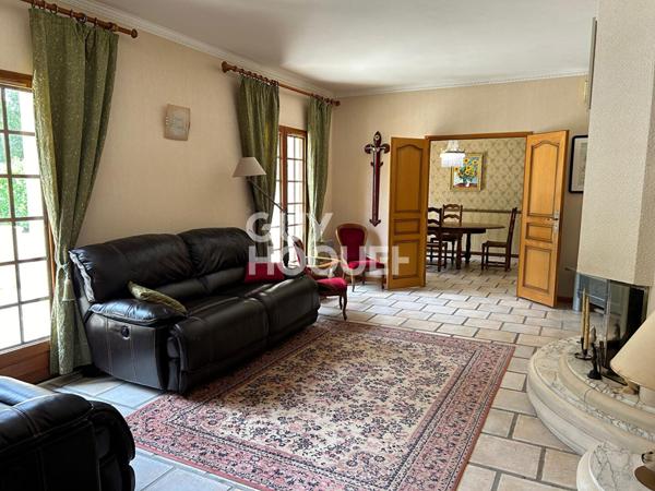 Villa avec piscine et tennis