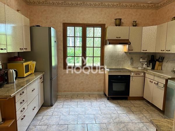 Villa avec piscine et tennis